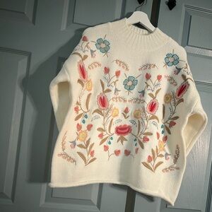 Michelle Nicole Floral Pullover.